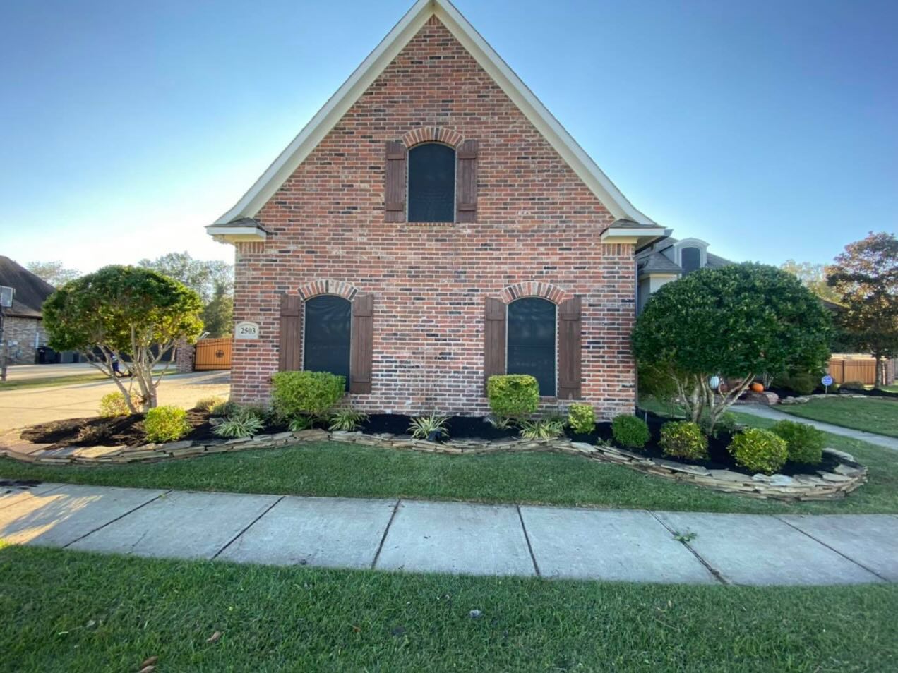 landscape flower bed services in Shreveport